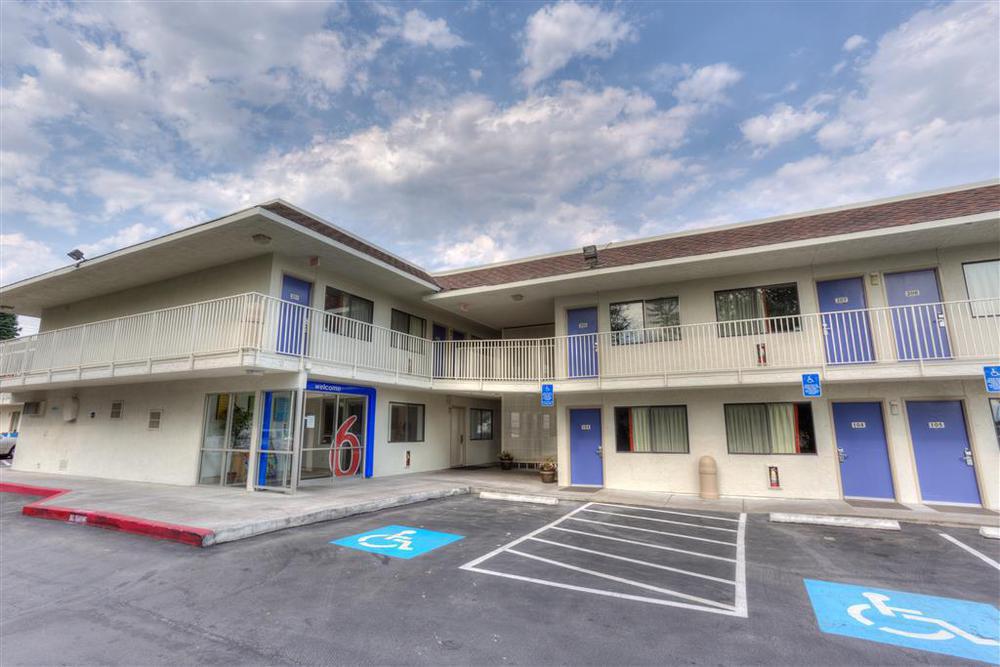 Motel 6-Troutdale, Or - Portland East エクステリア 写真