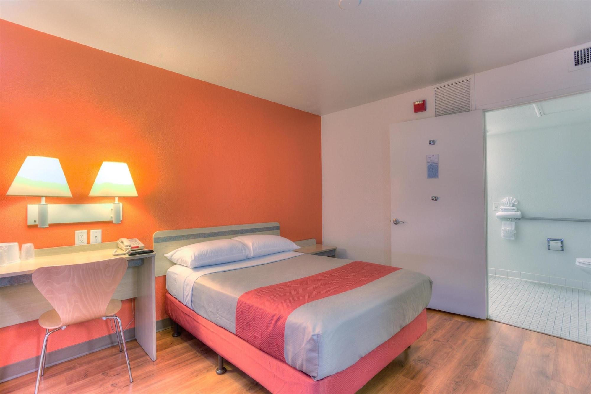 Motel 6-Troutdale, Or - Portland East エクステリア 写真