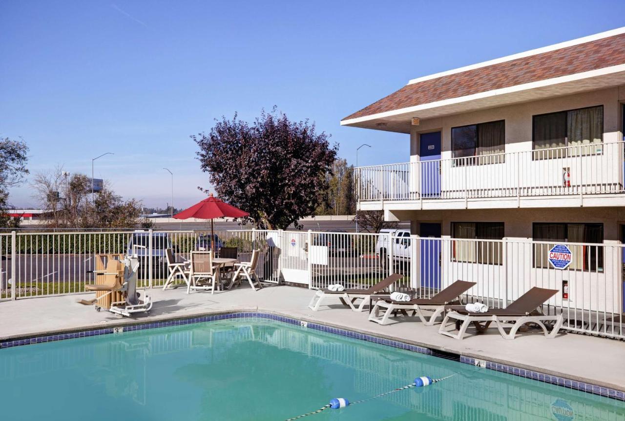 Motel 6-Troutdale, Or - Portland East エクステリア 写真