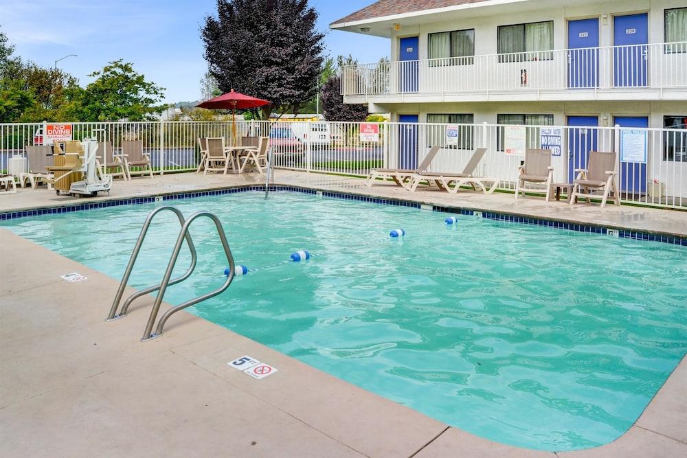Motel 6-Troutdale, Or - Portland East エクステリア 写真