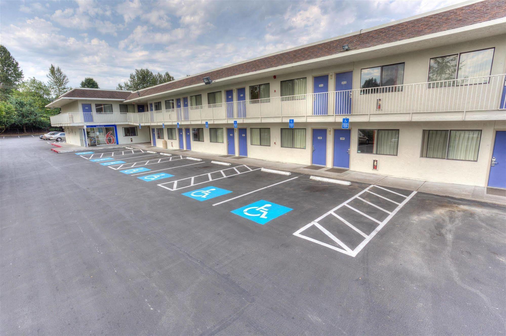 Motel 6-Troutdale, Or - Portland East エクステリア 写真